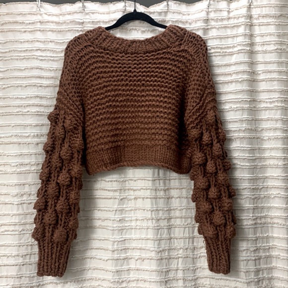 Thick brown sweater! - Picture 3 of 3